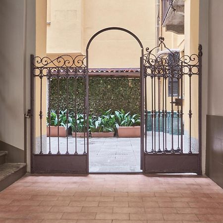 Elegante Appartamento Minimal Dai Tocchi Botanici มิลาน ภายนอก รูปภาพ